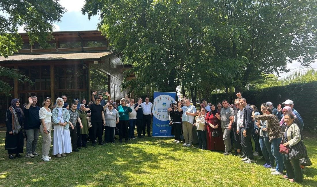 Engelli öğrenciler ve aileleri Macera Park’ta buluştu Sakarya Büyükşehir Belediyesi, Karaman Geçici Eğitim Merkezi’nde eğitim gören engelli
