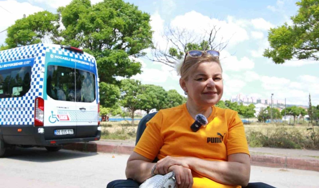 Kocaeli’de yaşayan Yıldız ile Arzu Uğurlu kardeşler, engelsiz taksi hizmeti