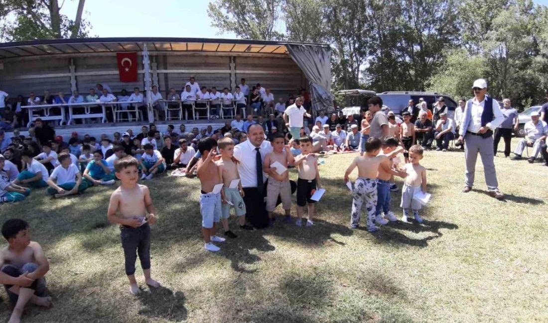 Bolu’nun Mudurnu ilçesinde geleneksel Hacet Bayramı etkinlikleri, festivalleri aratmadı. Yaklaşık