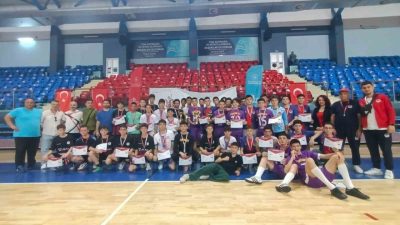 Okul Sporları Genç B Erkekler Futsal müsabakaları tamamlandı. Gençlik ve