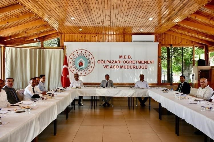 Gölpazarı ’İlçe Müdürleri Değerlendirme Toplantısı’na ev sahipliği yaptı Bilecik İl Milli Eğitim Müdürü Serdal Şimşek başkanlığında ’İlçe Müdürleri