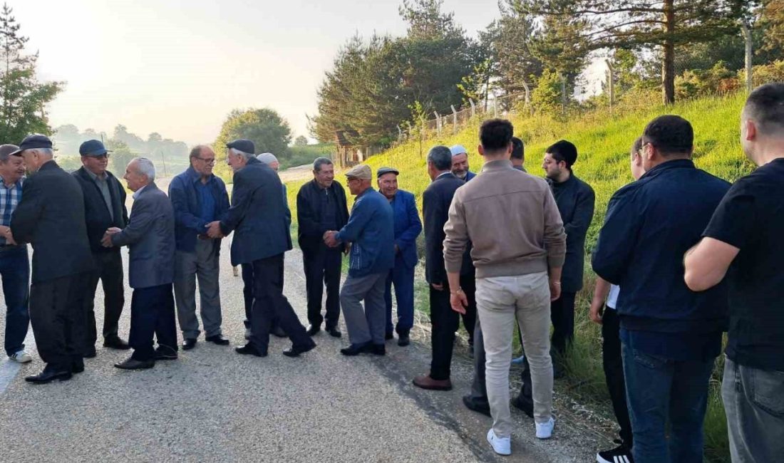 Gümüşdere köyünde 1 buçuk asırdır bayram geleneği sürdürülüyor Bilecik’in Pazaryeri ilçesine bağlı Gümüşdere köyünde 1880 yılından bu yana