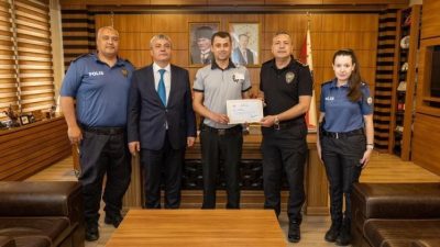 Bilecik’te güvenlik görevlilerine başarı belgeleri takdim edildi. Bilecik İl Emniyet