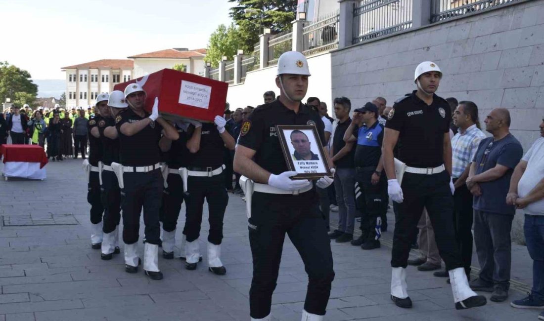 Hayatını kaybeden polis memuru törenle memleketine yolcu edildi Kastamonu’nun Tosya ilçesinde tedavi gördüğü hastanede yaşamını yitiren polis memuru,