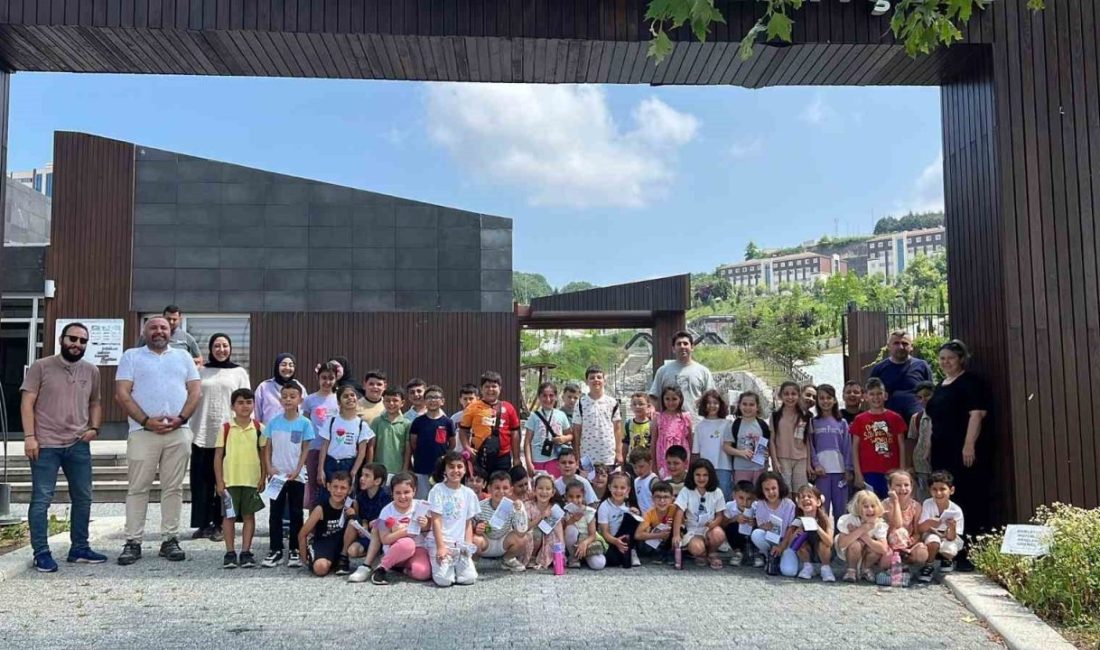 İlkokul öğrencileri botanik bahçesinde doğayla buluştu DÜZCE(İHA) – Düzce Konuralp İlkokulu öğrencileri, doğayı keşfetmek ve bitkileri