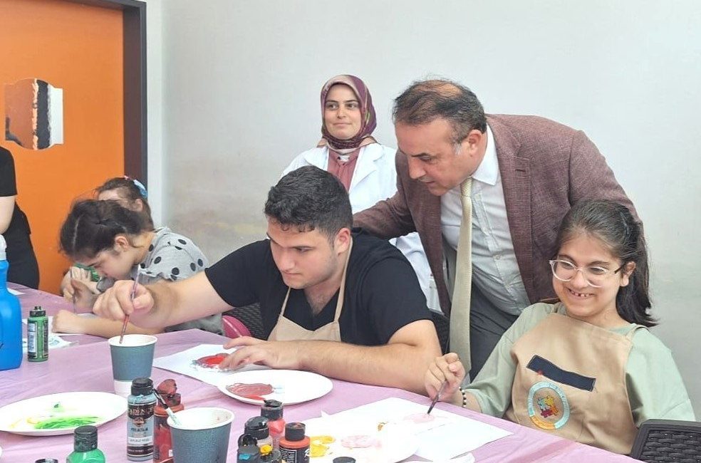 İstanbul’dan Düzce’ye özel eğitim köprüsü DÜZCE (İHA) – İstanbul’da özel bir kolej Düzce’de özel eğitim