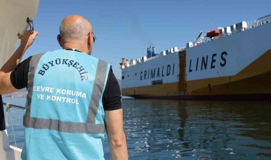 İzmit Körfezi’nde kirliliğe geçit verilmiyor İzmit Körfezi’nde düzenli günlük denetimler yapılarak denizi kirleten gemi ve