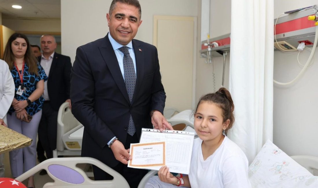 Karne heyecanı hastane odalarında yaşandılar DÜZCE(İHA) –Düzce Valisi Selçuk Aslan, Atatürk Devlet Hastanesi Muncurlu Yerleşkesinde