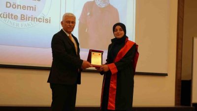 Kastamonu Üniversitesi Veteriner Fakültesi Mezuniyet Töreninde konuşan Türk Veteriner Hekimleri