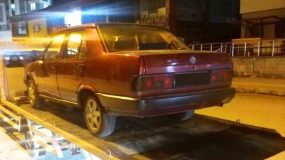 Kastamonu’da drift attığı tespit edilen sürücüye para cezası uygulanırken, aracı