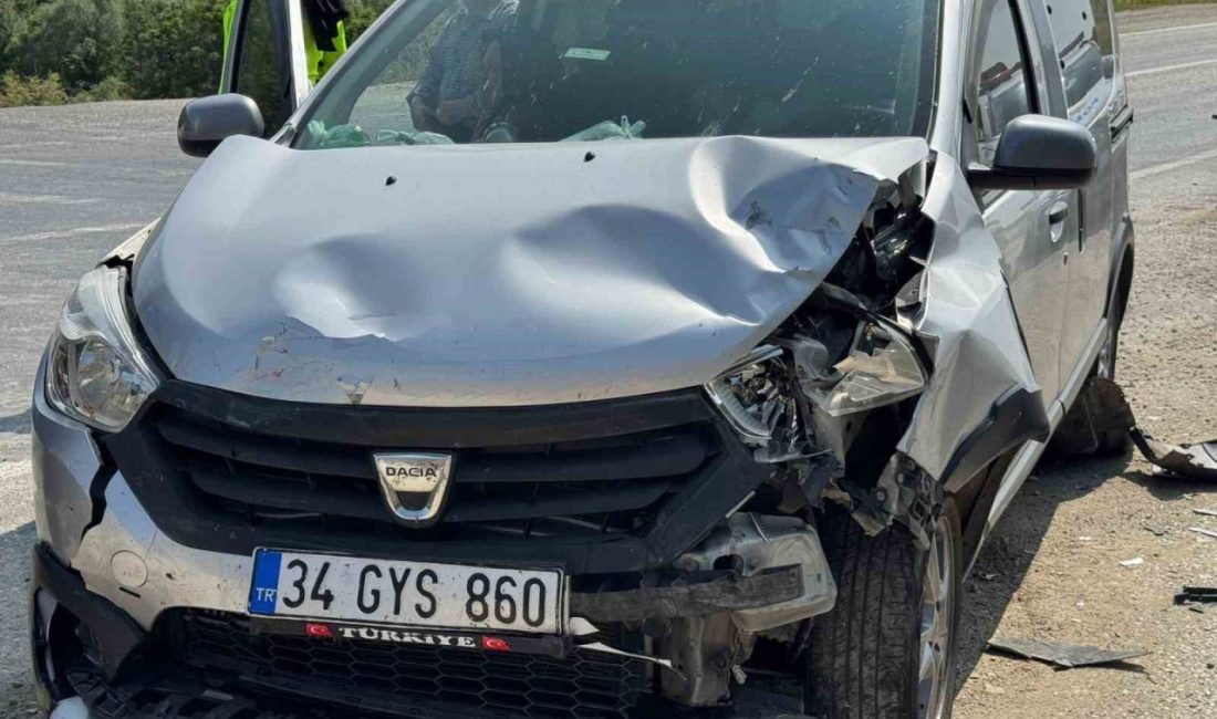 Kastamonu’da iki hafif ticari araç çarpıştı: 1 yaralı Kastamonu’nun Hanönü ilçesinde iki hafif ticari aracın çarpışması neticesinde meydana