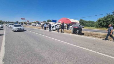 Kastamonu’da iki hafif ticari araç çarpışması neticesinde meydana gelen kazada