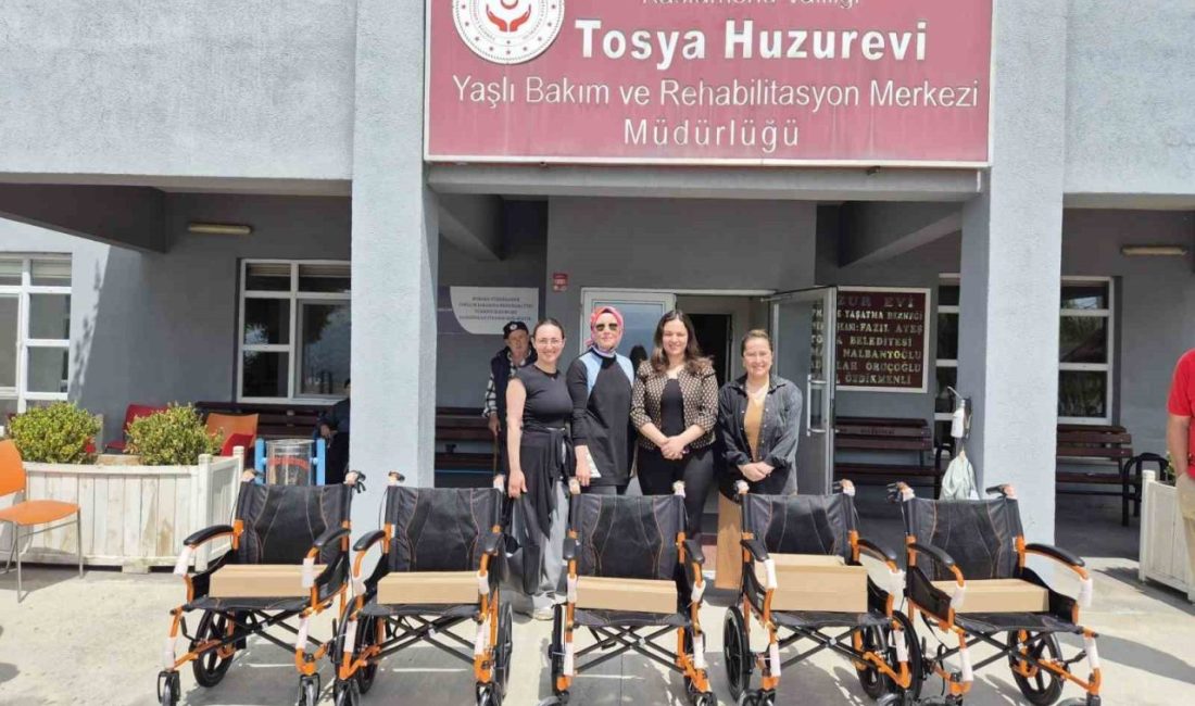 Kastamonu’da öğrenciler, ihtiyaç sahipleri için tekerlekli sandalye aldı Kastamonu Üniversitesi Tosya Meslek Yüksekokulu Evde Hasta Bakımı Bölümü öğrencileri,