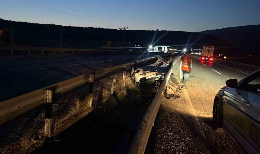 Kastamonu’da otomobil bariyerlere çarptı: 3 yaralı Kastamonu’nun Tosya ilçesi D100 karayolunda otomobilin bariyerlere çarpması neticesinde meydana