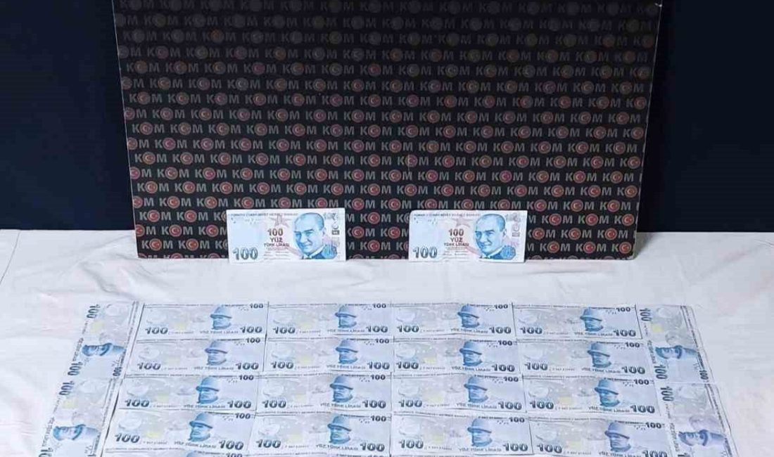 Kastamonu’da sahte para operasyonu: 2 gözaltı Kastamonu’da polis ekipleri tarafından arama yapılan 3 ikamette sahte para