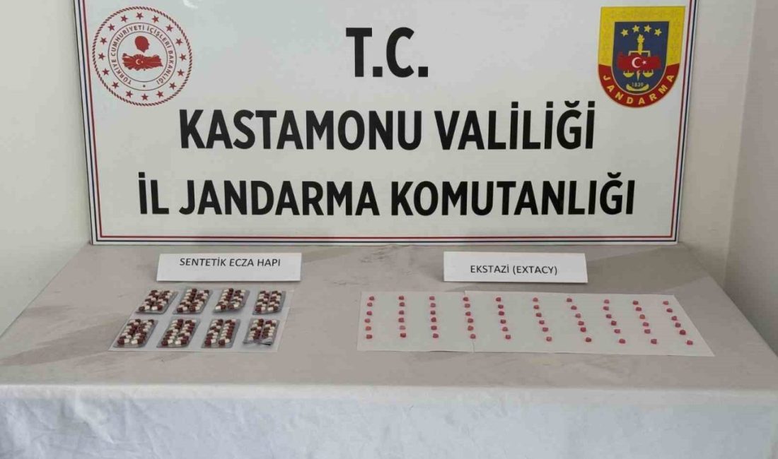 Kastamonu’da uyuşturucuyla yakalanan 2 kişi gözaltına alındı Kastamonu jandarma ekipleri tarafından düzenlenen operasyonda 2 kişi gözaltına alındı.