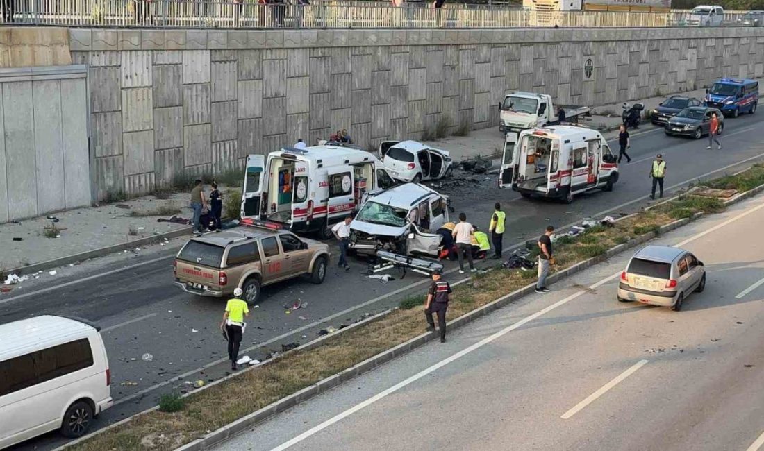 Kastamonu’nun Tosya ilçesinde 3 aracın çarpıştığı zincirleme trafik kazasında 4’ü