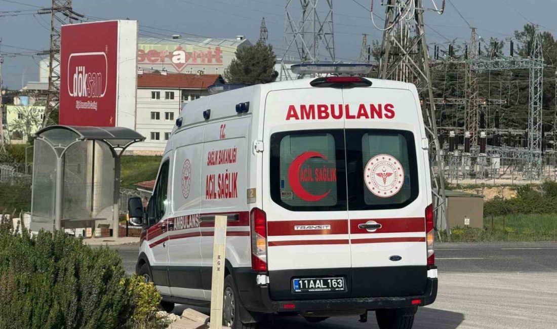 Kaza kavşağında yeniden kaza Bilecik’te ’Kaza Kavşağı’ olarak adlandırılan 1. OSB. kavşağında yaşana trafik