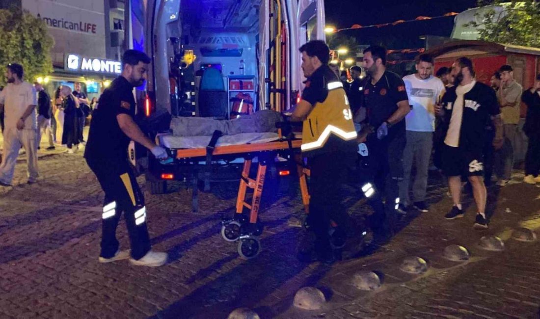 Kentin göbeğinde 17 yaşındaki genç bıçaklandı Kocaeli’nin İzmit ilçesindeki kent meydanında 17 yaşındaki genç, tartıştığı şahıslar