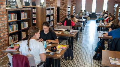 Başiskele Belediyesi tarafından hizmete açılan ilçenin ilk halk kütüphanesi olma