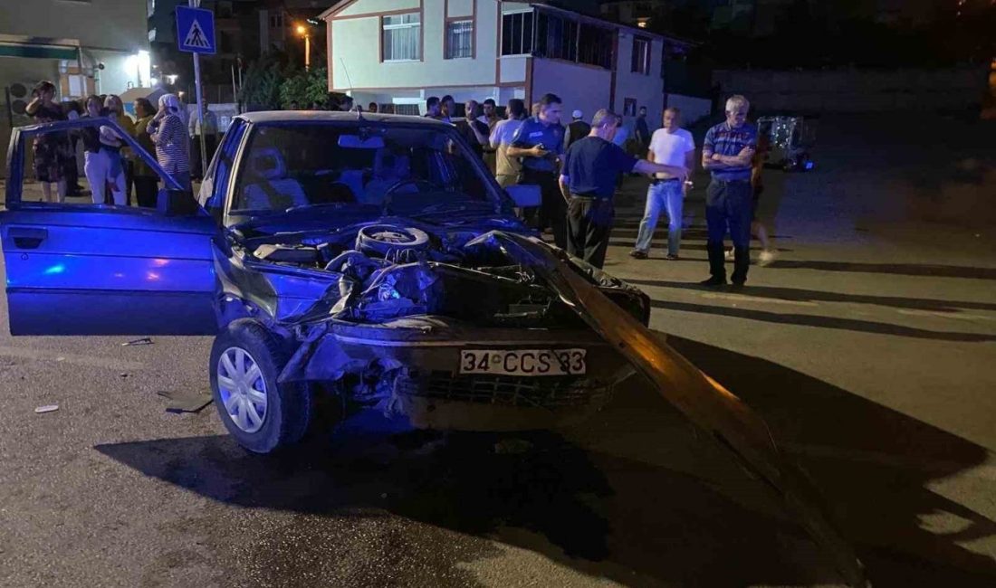 Kocaeli’de 2 otomobil çarpıştı: 2 yaralı Kocaeli’nin Derince ilçesinde iki otomobilin çarpışması sonucu meydana gelen kazada