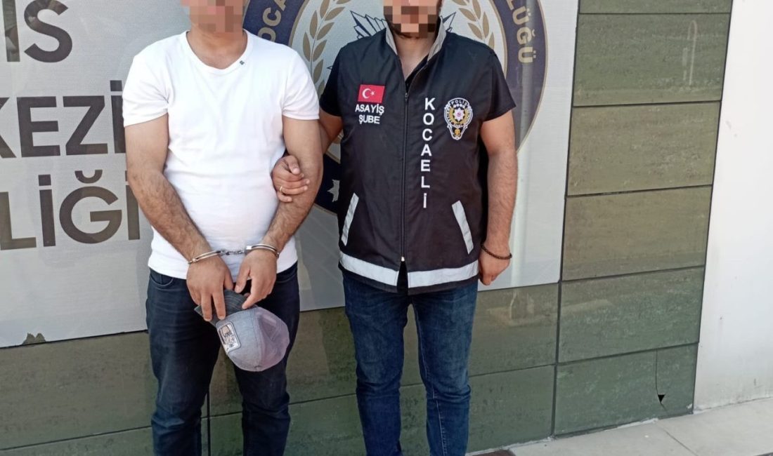 Kocaeli’nde Kesinleşmiş hapis cezaları bulunan 3 hükümlü yakalandı Kocaeli’nde dolandırıcılık, vergi usul kanununa muhalefet ve kasten öldürme gibi