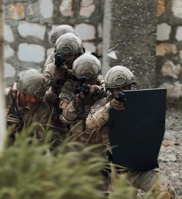 Komando timi operasyon kabiliyetini gözler önüne serdi Bilecik İl Jandarma Komutanlığı Asayiş Komando Bölük Komutanlığı tarafından İlyasbey