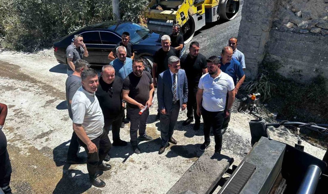 Köylerde sıcak asfalt çalışmaları sürüyor Düzce İl Özel İdaresi Yol ve Ulaşım Hizmetleri Müdürlüğü ekipleri