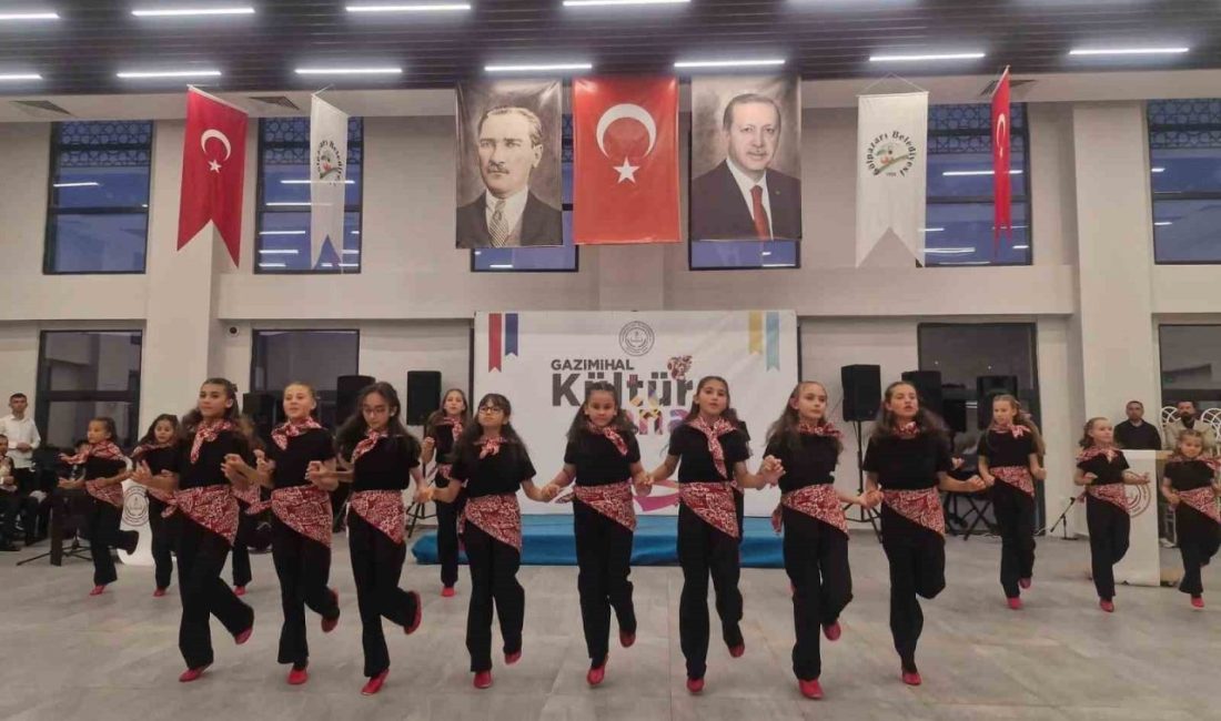 Kültür ve Sanat Gecesi büyük beğeni topladı Bilecik’te düzenlenen Kültür ve Sanat Gecesi büyük beğeni topladı. Gazimihal