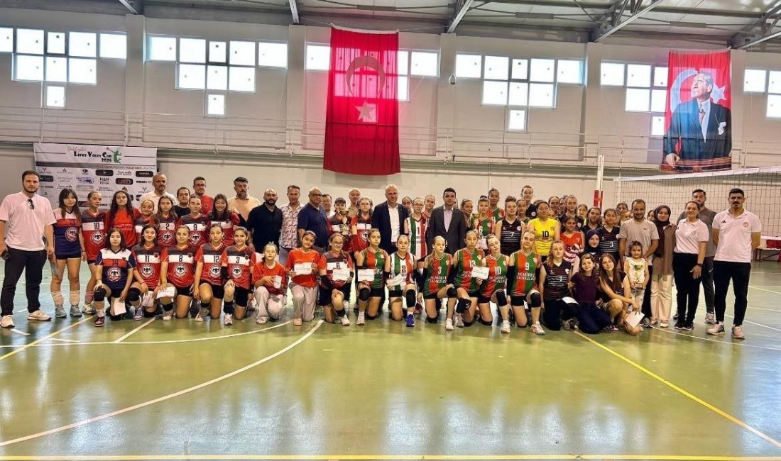 Lefke Voley Cup 2025 Turnuvasına başladı 1308 Osmaneli Spor Kulübü organizasyonunda düzenlenen Lefke Voley Cup 2025