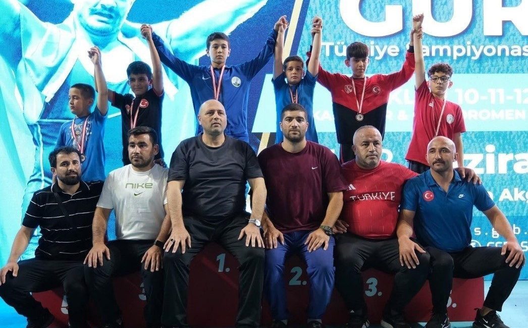 Minikler Güreş Şampiyonası’nda Kartepe’den 5 sporcu dereceye girdi Sivas’ta düzenlenen ve 4 gün süren, 81 ilden 6 bin