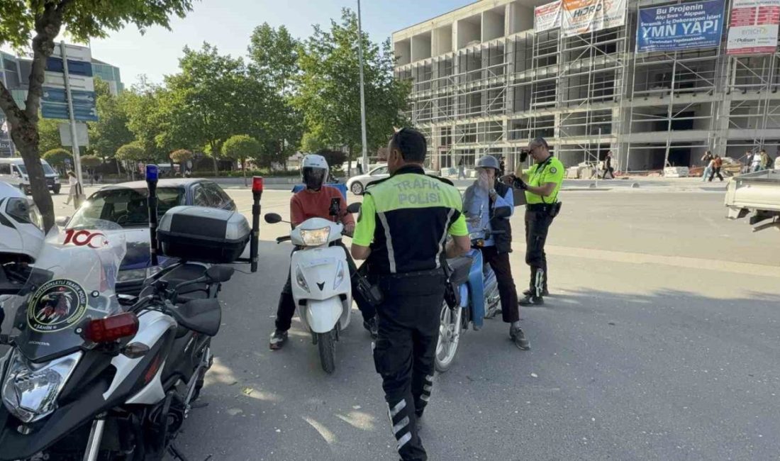 Motosiklet kullanımı artınca denetimler sıklaştırıldı Düzce’de hava sıcaklıklarının artmasıyla birlikte motosiklet denetimleri de sıklaştırıldı. Yaz