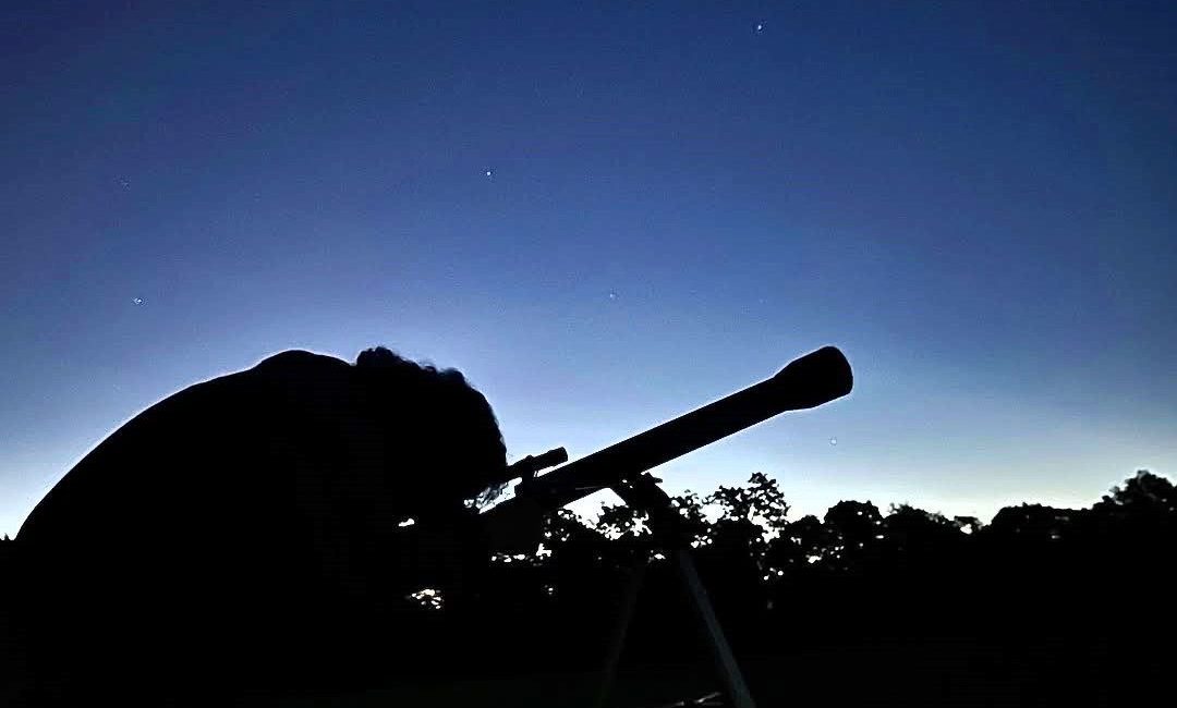 Nadir gerçekleşen meteor yağmurunu gözlemlediler SUBÜ Astronomi Topluluğu, Sakarya İl Ormanı Tabiat Parkı’nda gözlem etkinliği