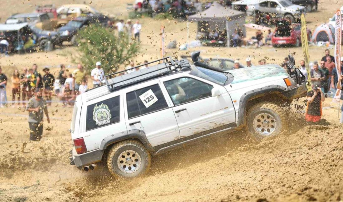 Gebze’de bu yıl 3’üncüsü düzenlenen Off-Road Festivali, nefes kesen anlara