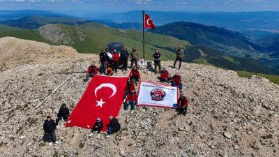 Kastamonu’nun 2 bin 587 rakımlı Ilgaz Dağı’nın Büyük Hacet Zirvesinde