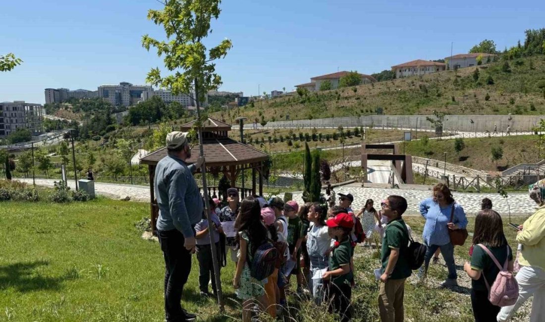 Öğrenciler botanik bahçesinde doğayı keşfetti Uzun Mustafa İlkokulu öğrencileri, doğayı keşfetmek ve bitkileri yakından tanımak