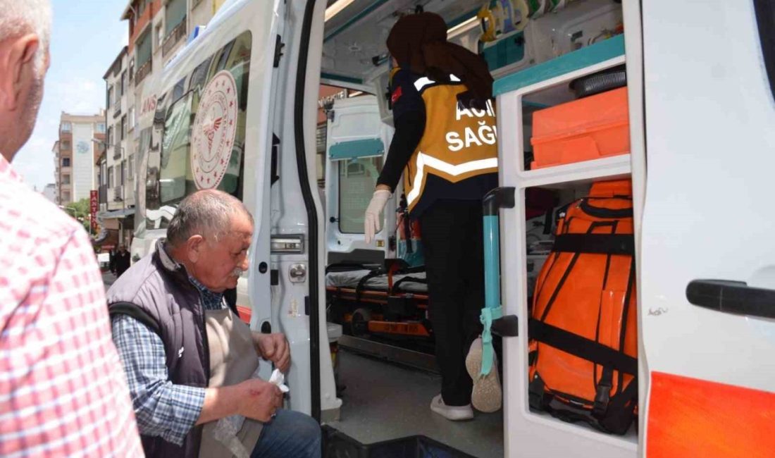 Otomobil ile motosiklet çarpıştı; 1 yaralı Bilecik’te otomobil ile motosikletin çarpışması sonucu meydana gelen trafik kazasında