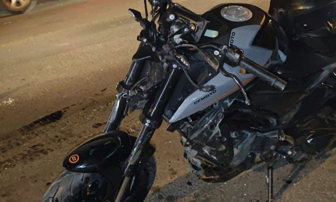 Otomobil ile motosiklet kafa kafaya çarpıştı: 1 ölü Sakarya’nın Akyazı ilçesinde dönüşe geçen otomobille kafa kafaya çarpışan motosiklet