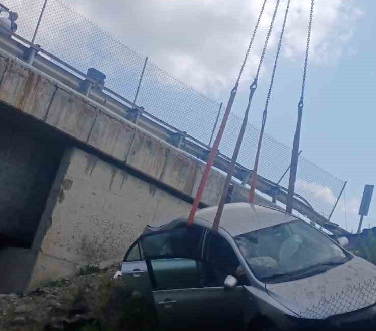 Otomobil köprüden uçtu: 2 yaralı TEM Otoyolu’nun Bolu geçişinde otomobilin köprüden uçması sonucu meydana gelen