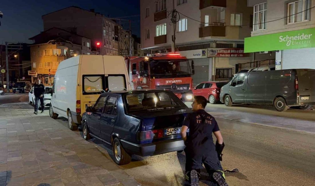Otomobilin motor kısmına giren haylaz kedi uğraştırdı Kocaeli’nin Gebze ilçesinde park halindeki otomobilin motor kısmına giren yavru