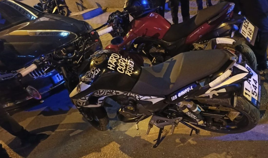 Park içindeki yaya yolunda motosikletle gezenler için gereği yapıldı Bilecik’te geçtiğimiz gece bir park içindeki yaya yolunda motosikletle gezenlere