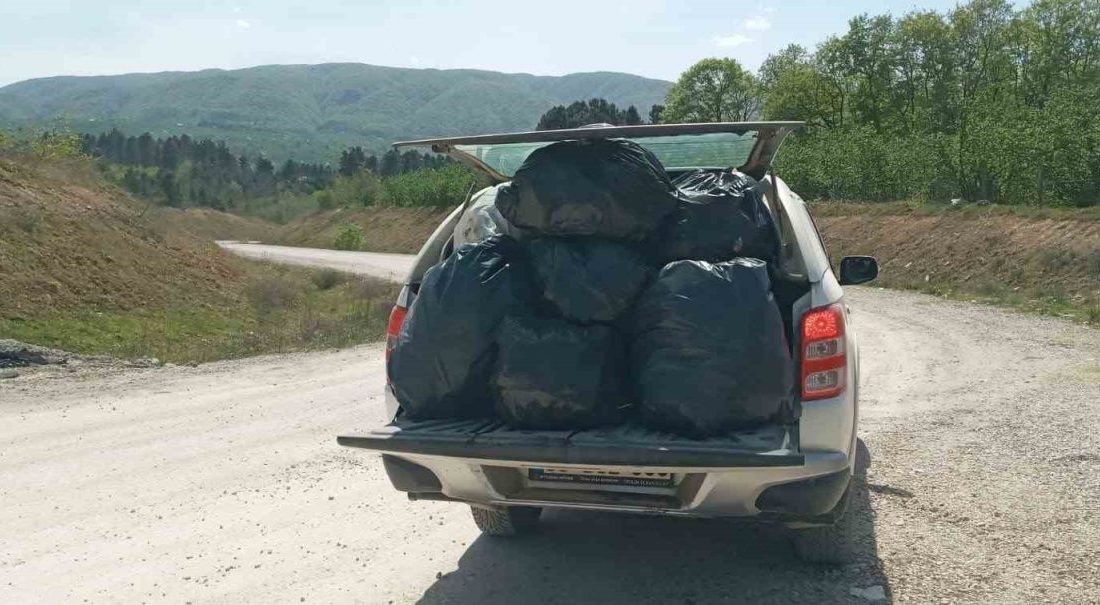 Piknikçiler kirletti, ekipler temizledi Düzce Doğa Koruma ve Milli Parklar Şube Müdürlüğü, hafta sonu