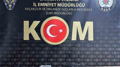 Sakarya’da polis ekiplerince silah kaçakçılığına yönelik gerçekleştirilen iki ayrı operasyonda