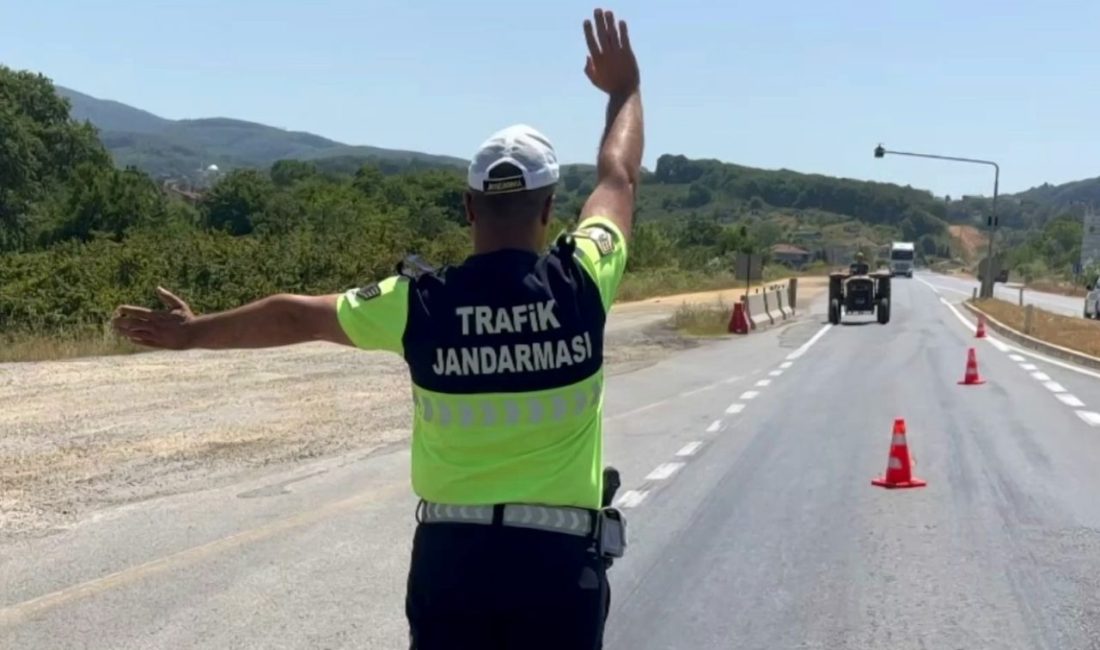 Sakarya’da tarım araçlarına sıkı denetim: Denetimler arttı, kazalar azaldı Sakarya’da 2025 yılı içerisinde jandarma ekiplerince 4 bin 86 traktör