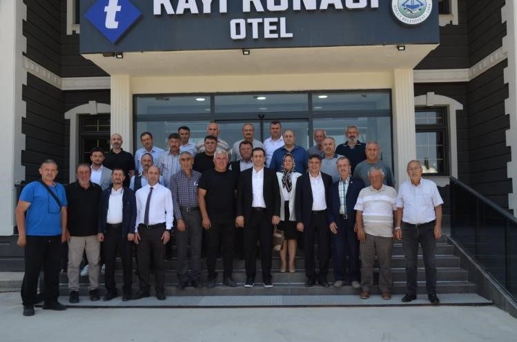 Söğüt muhtarlarından Kaymakam Tuncer’e veda yemeği Giresun’un Bulancak İlçesine atanan Söğüt Kaymakamı Ömer Faruk Tuncer için
