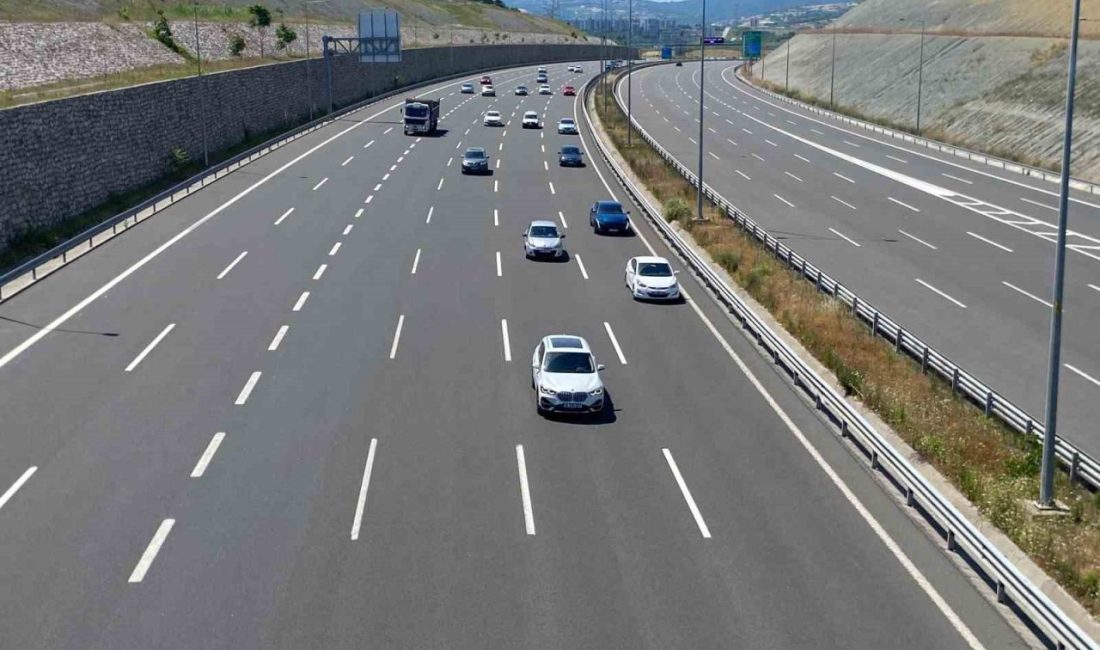 Tatilciler yolda, Kocaeli geçişinde yoğunluk yok Kurban Bayramı tatili dolayısıyla sürücüler Avrupa yakasından Anadolu yakasına geçerken
