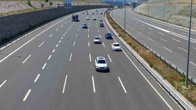 Kurban Bayramı tatili dolayısıyla sürücüler Avrupa yakasından Anadolu yakasına geçerken