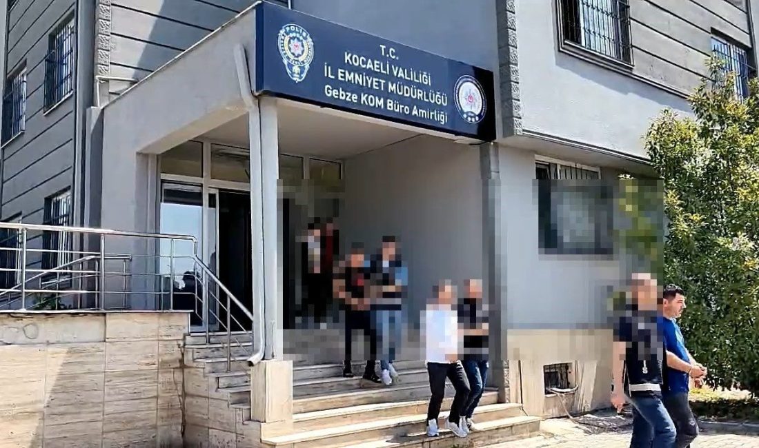 Tefecilere eş zamanlı operasyon: 6 şüpheli yakalandı Kocaeli’nin Çayırova ilçesinde tefecilik yapan şüphelilere yönelik yapılan eş zamanlı