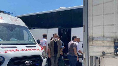 TEM Otoyolu’nun Kocaeli geçişinde 2 tır ve yolcu otobüsünün karıştığı