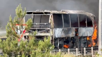 TEM Otoyolu’nun Bolu geçişinde alev alan yolcu otobüsü küle döndü.